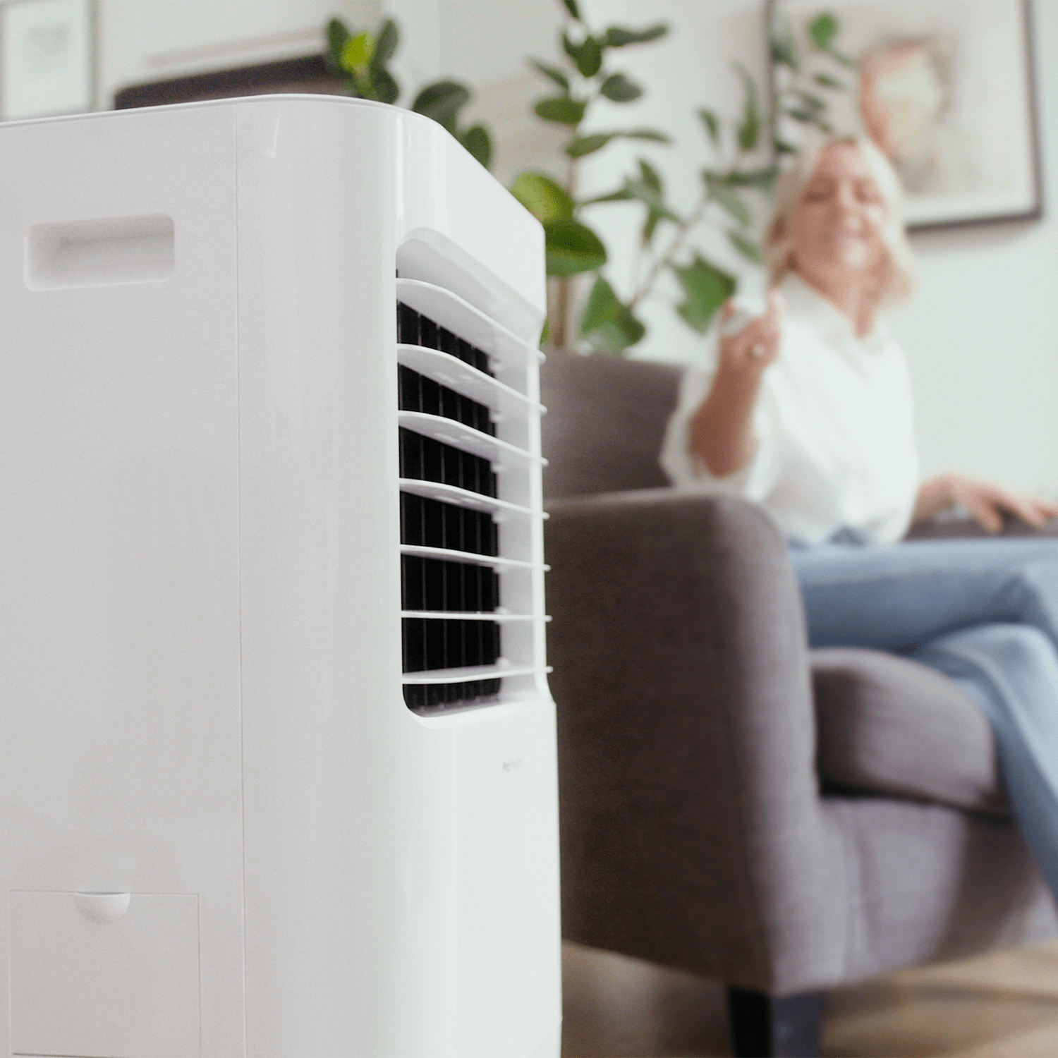 Refrescador de Aire Portátil 10 L con 4 Modos de Funcionamiento, 3 Velocidades, Pantalla LED y Mando a Distancia - Imagen 3